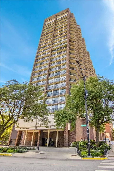 4170 N Marine Dr #19M, Chicago, IL 60613