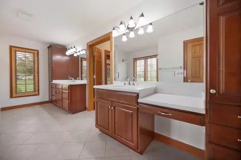 Bath - 3916 Windmere Ln, Johnsburg, IL 60051 photo 1 of 6