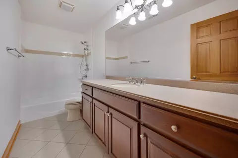 Bath - 3916 Windmere Ln, Johnsburg, IL 60051 photo 6 of 6