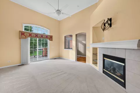 Living - 432 N Harrison St, Algonquin, IL 60102 photo 3 of 4