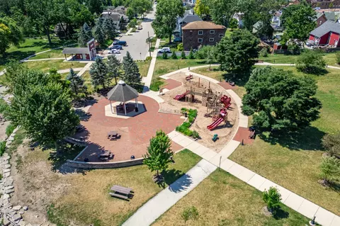 View/Area - 432 N Harrison St, Algonquin, IL 60102 photo 12 of 15