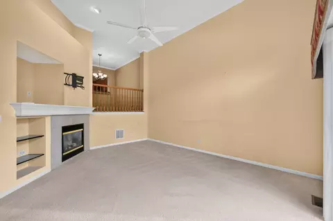 Living - 432 N Harrison St, Algonquin, IL 60102 photo 1 of 4