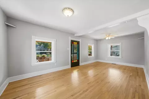 Living - 317 E Dearborn St, Plano, IL 60545 photo 5 of 6