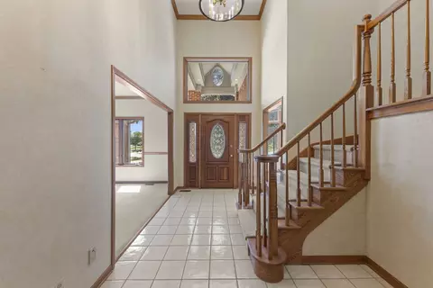 Entry Way - Undisclosed, Bartlett, IL 60103 photo 2 of 2