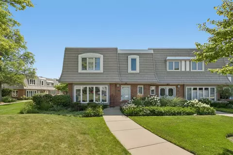 739 Concorde Dr, Highland Park, IL 60035