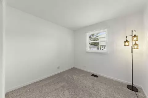 Bedroom - 2304 Meadow Dr, Rolling Meadows, IL 60008 photo 3 of 4
