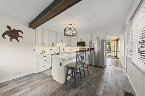 Kitchen - 2304 Meadow Dr, Rolling Meadows, IL 60008 photo 3 of 3
