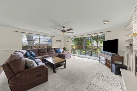 Living - 2304 Meadow Dr, Rolling Meadows, IL 60008 photo 1 of 4