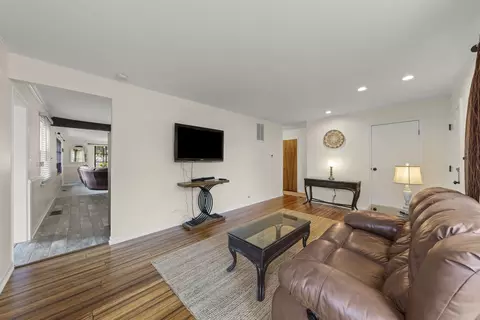 Other - 2304 Meadow Dr, Rolling Meadows, IL 60008 photo 4 of 6