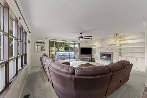 Living - 2304 Meadow Dr, Rolling Meadows, IL 60008 photo 2 of 4
