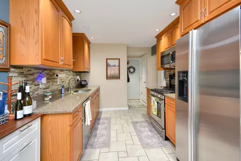 Kitchen - 1562 Hunt Dr #B, Normal, IL 61761 photo 2 of 5