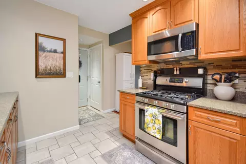 Kitchen - 1562 Hunt Dr #B, Normal, IL 61761 photo 5 of 5