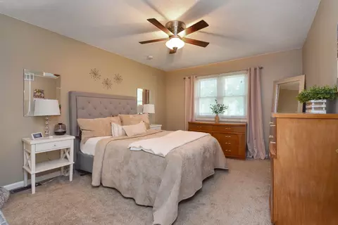 Bedroom - 1562 Hunt Dr #B, Normal, IL 61761 photo 1 of 5
