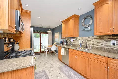 Kitchen - 1562 Hunt Dr #B, Normal, IL 61761 photo 1 of 5