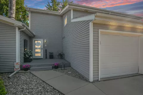 Exterior - 1562 Hunt Dr #B, Normal, IL 61761 photo 1 of 3