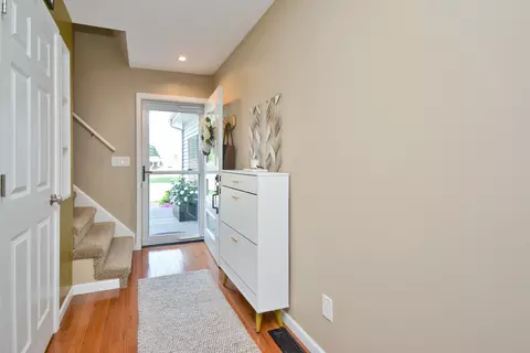 Entry Way - 1562 Hunt Dr #B, Normal, IL 61761 photo 4 of 4