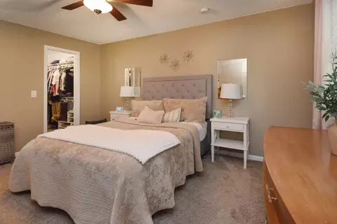 Bedroom - 1562 Hunt Dr #B, Normal, IL 61761 photo 2 of 5