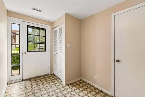 Entry Way - Undisclosed, Cary, IL 60013 photo 1 of 3