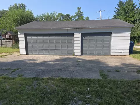 Exterior - 639 S Pine St, Centralia, IL 62801 photo 8 of 10