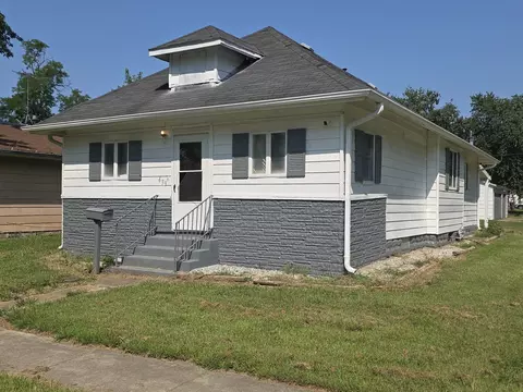 Exterior - 639 S Pine St, Centralia, IL 62801 photo 10 of 10