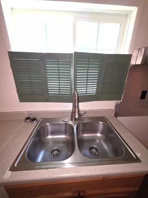 Kitchen - 639 S Pine St, Centralia, IL 62801 photo 2 of 7