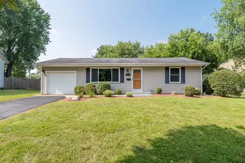 542 S 14th St, Saint Charles, IL 60174