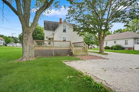 Exterior - 905 E Pells St, Paxton, IL 60957 photo 3 of 5