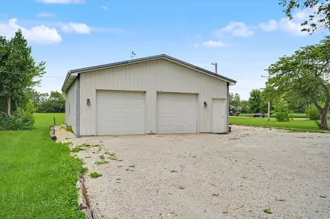 Exterior - 905 E Pells St, Paxton, IL 60957 photo 1 of 5