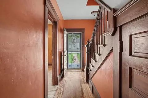 Entry Way - 905 E Pells St, Paxton, IL 60957 photo 2 of 3