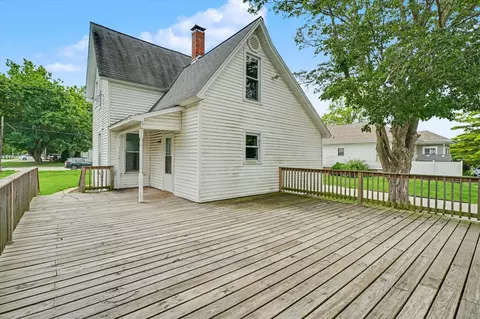 Exterior - 905 E Pells St, Paxton, IL 60957 photo 5 of 5