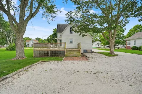 Exterior - 905 E Pells St, Paxton, IL 60957 photo 2 of 5