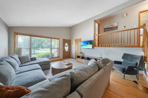 513 W Division St, Itasca, IL 60143 photo 3