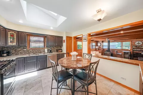 513 W Division St, Itasca, IL 60143 photo 5