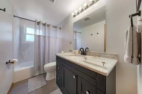 513 W Division St, Itasca, IL 60143 photo 13