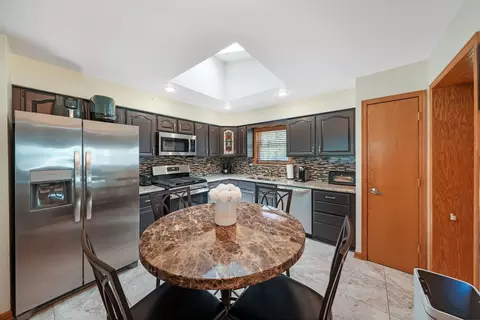513 W Division St, Itasca, IL 60143 photo 6