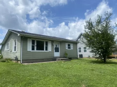 320 S Hubbard Ave, Goreville, IL 62939