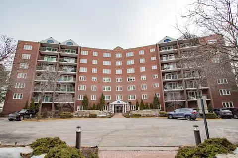 8540 W Foster Ave #504, Norridge, IL 60706