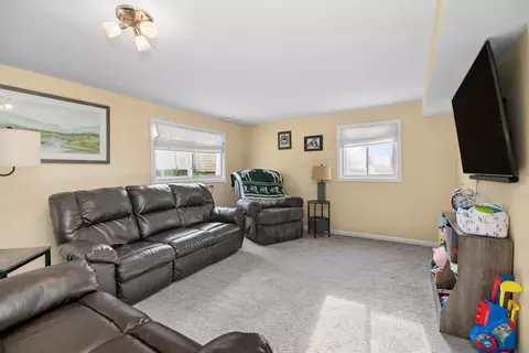 Living - 16472 Terry Ln, Oak Forest, IL 60452 photo 1 of 2