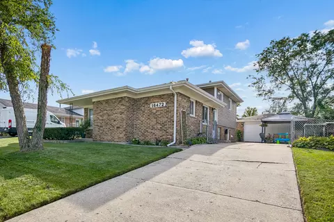 Exterior - 16472 Terry Ln, Oak Forest, IL 60452 photo 3 of 7