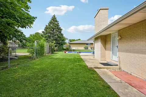 Exterior - 3500 Plum Grove Dr, Rolling Meadows, IL 60008 photo 5 of 6