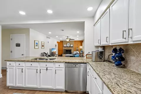 Kitchen - 3500 Plum Grove Dr, Rolling Meadows, IL 60008 photo 3 of 3