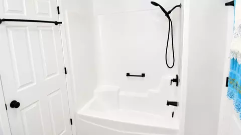 Bath - 523 Alton Ct, Carol Stream, IL 60188 photo 1 of 4