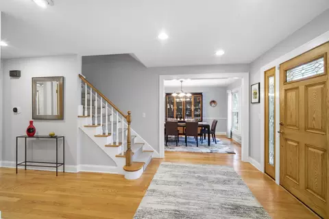 Entry Way - 301 Earls Ct, Deerfield, IL 60015 photo 1 of 2