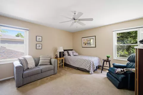 Bedroom - 301 Earls Ct, Deerfield, IL 60015 photo 2 of 2
