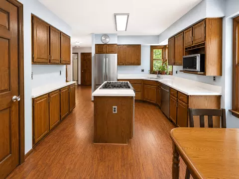 Kitchen - 43 Chiswick Cir, Bloomington, IL 61704 photo 2 of 5
