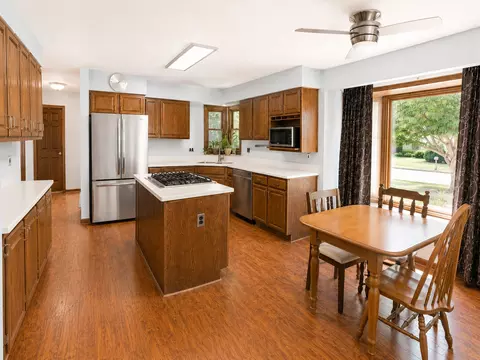Kitchen - 43 Chiswick Cir, Bloomington, IL 61704 photo 3 of 5