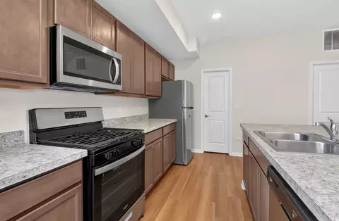 Kitchen - 967 Celebration Dr, Aurora, IL 60504 photo 3 of 5