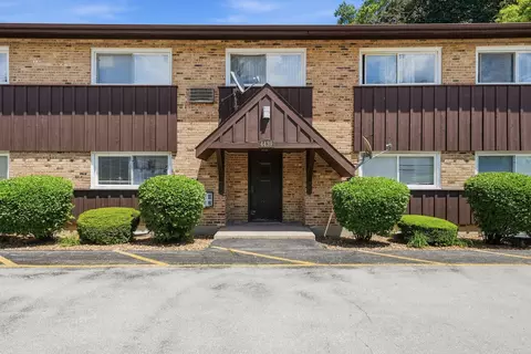 4439 Arbor Cir #1, Downers Grove, IL 60515
