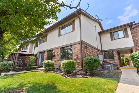 7348 Winthrop Way #1, Downers Grove, IL 60516