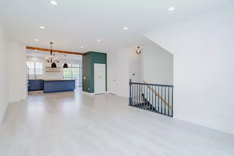 Living - 725 Prestwick Ln, Wheeling, IL 60090 photo 3 of 3